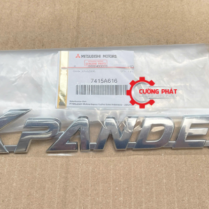 Chi tiết tem mã chữ Xpander cốp sau Xpander 2018-2025