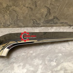 Hình ảnh nẹp mạ ga lăng miếng dưới Triton 2019-2024 chính hãng