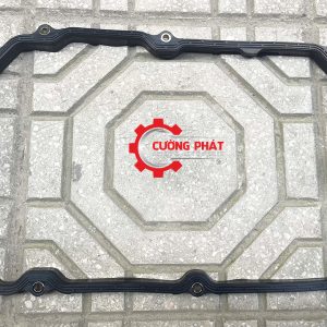 Góc chụp cận cảnh gioăng đáy các te hộp số tự động Triton 4N15