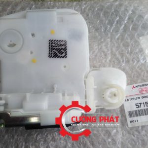 Hình ảnh cơ cấu khóa cửa trước và sau của Mitsubishi Attrage chính hãng