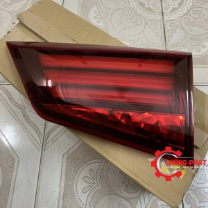 Hình ảnh đèn hậu trong Outlander