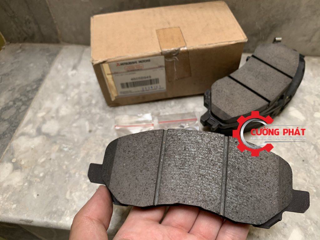 Chi tiết má phanh trước Mitsubishi Xpander chính hãng