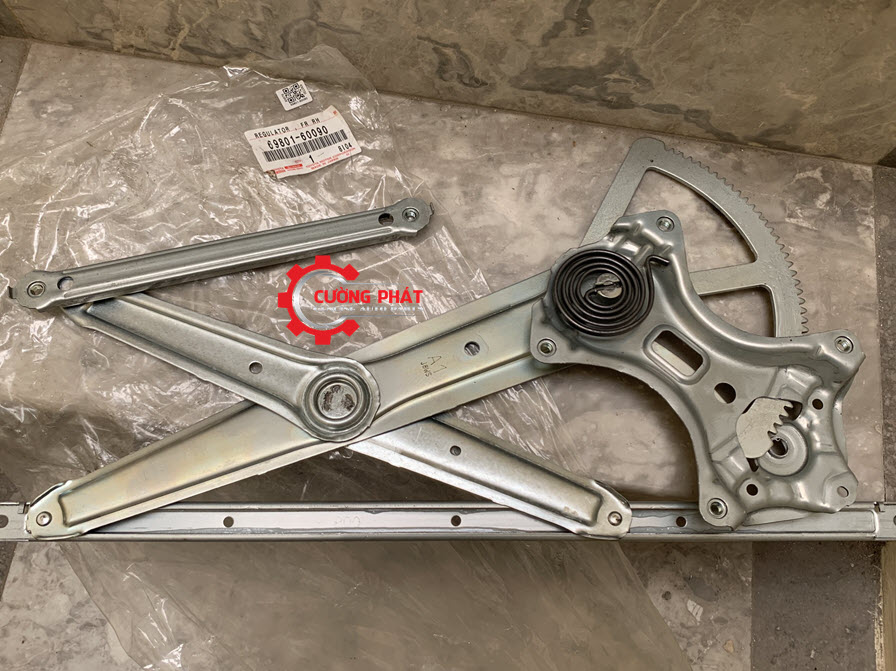 Compa-nang-kinh-truoc-Land-Prado-2010 Cận cảnh compa nâng kính Land Prado 2010