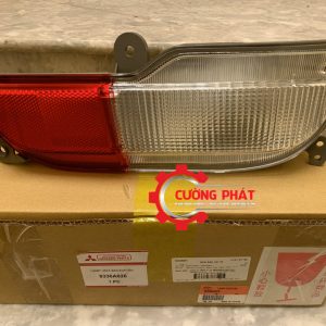 Hình ảnh đèn cản sau Mitsubishi Zinger hay còn gọi là đèn báo lùi