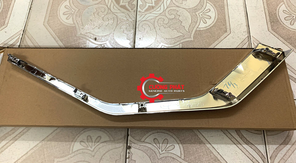 Nep-ma-can-truoc-phia-duoi-Mitsubishi-Xpander-6407A187-6407A188 Mặt sau nẹp mạ cản trước phía dưới Xpander chính hãng