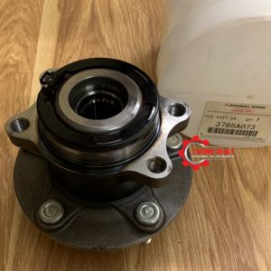 Hình ảnh cụm bi moay ơ sau Mitsubishi Outlander 2017 chính hãng