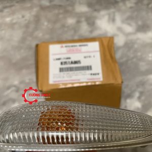 Cận cảnh mặt trước đèn xi nhan tai xe Attrage, New Triton chính hãng