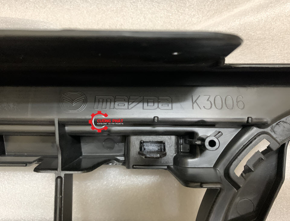 Cận cảnh mặt ca lăng liền nẹp CX5 chính hãng