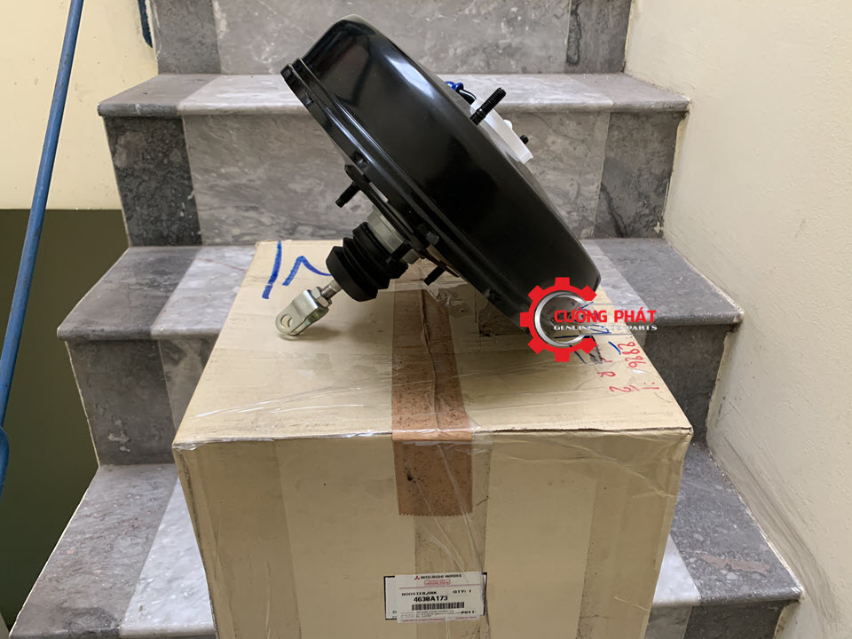 Bau-tro-luc-phanh-Mitsubishi-Triton-Pajero-Sport-4D56-4630A173(1) Bầu trợ lực phanh Triton, Pajero Sport máy dầu chính hãng nguyên đai nguyên kiện