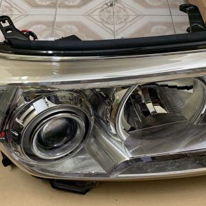 Hình ảnh đèn pha Toyota Land Cruiser 2010 chính hãng