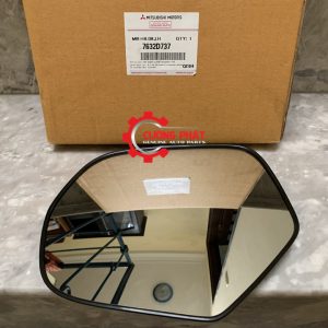 Hình ảnh mặt gương chiếu hậu Mitsubishi Triton 2020 có sấy chính hãng