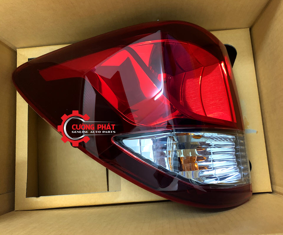 Den-hau-ngoai-Mazda-BT50-2016-2019-UL4J51160A-UL4J51150A(2) Toàn cảnh đèn hậu ngoài BT50 2016-2019 chính hãng