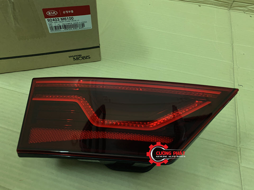Den-hau-trong-Kia-Cerato-2019-92403M6100-92404M6000(3) Hình ảnh đèn hậu miếng trong Kia Cerato 2019 chính hãng