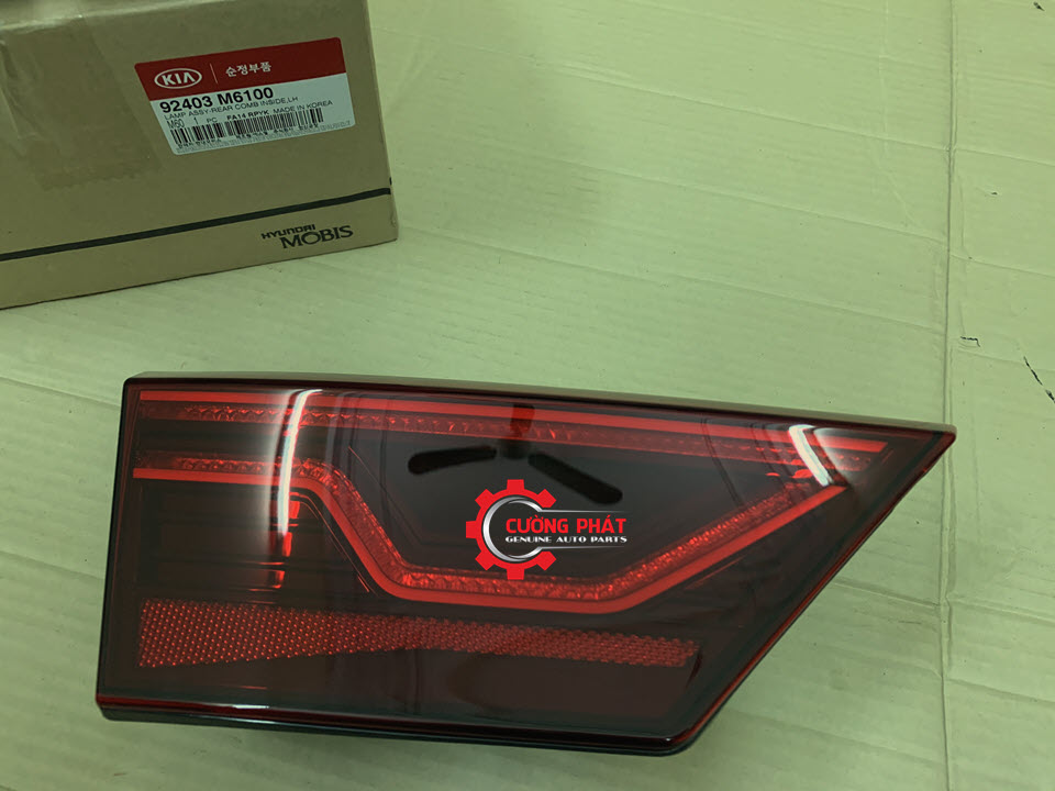 Den-hau-trong-Kia-Cerato-2019-92403M6100-92404M6000(4) Chi tiết đèn hậu miếng trong Cerato 2019 chính hãng