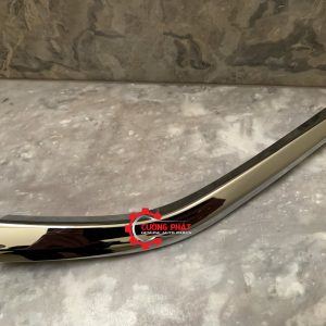 Hình ảnh nẹp inox cản trước miếng trên Mitsubishi Outlander 2017 chính hãng