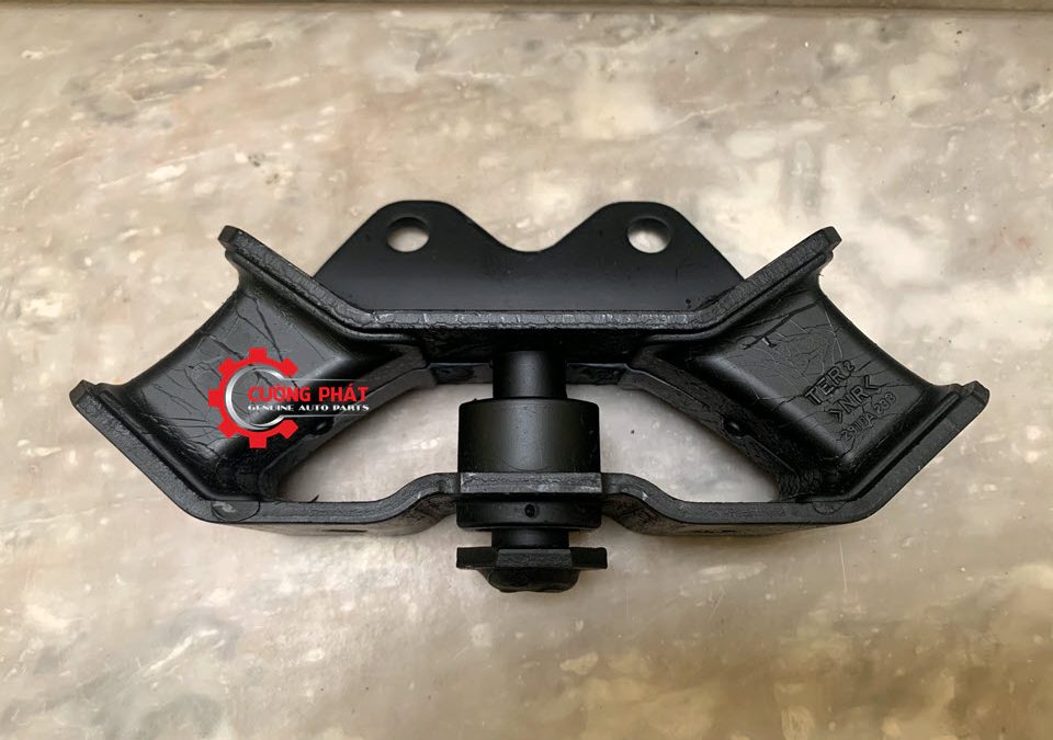 Cận cảnh chân hộp số New Triton, Pajero Sport chính hãng