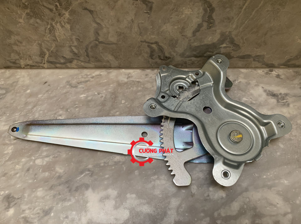 Hình ảnh compa nâng kính cửa sau Mitsubishi Triton, Pajero Sport 2010 chính hãng