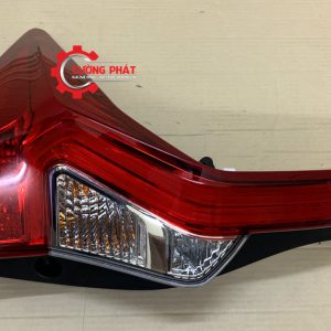 Hình ảnh đèn hậu Mitsubishi Pajero Sport 2016-2018 chính hãng