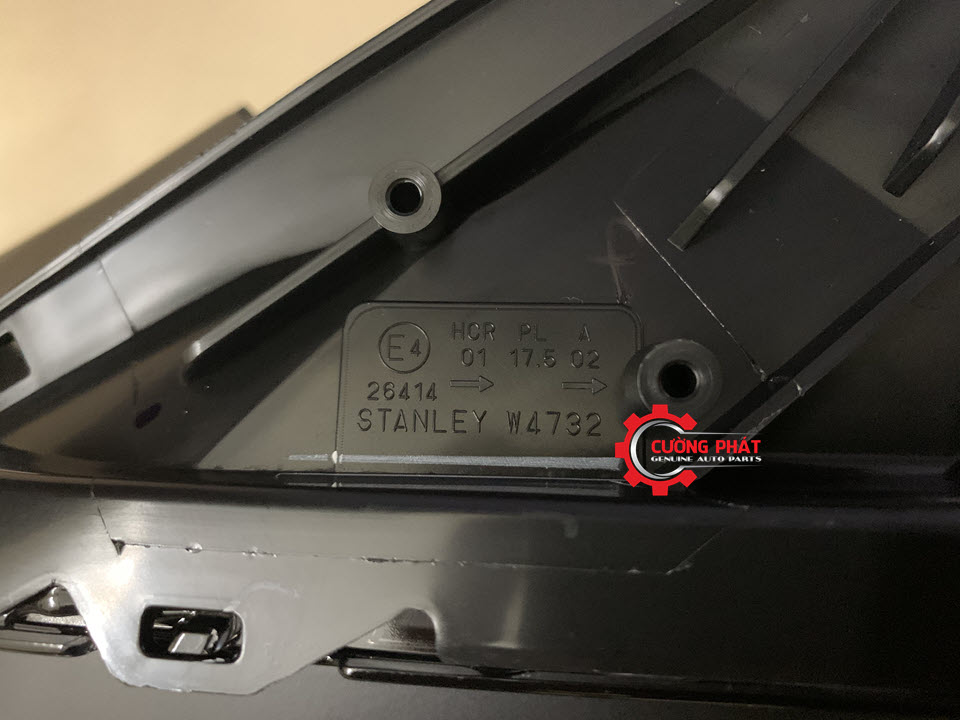 Den-pha-Mitsubishi-Triton-2020-8301D371-8301D372 (1) Chi tiết đèn pha Triton 2020 chính hãng