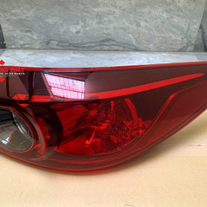 Hình ảnh đèn hậu miếng ngoài Mazda 3 2013-2016 chính hãng