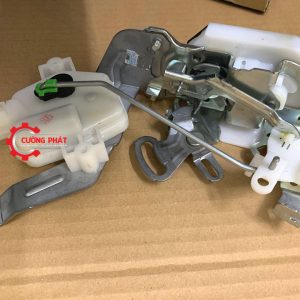 Hình ảnh cơ cấu khóa cửa hậu Mitsubishi Pajero V93 chính hãng