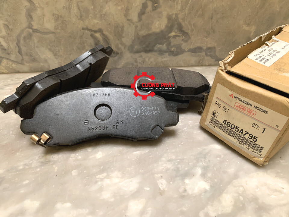 Ma-phanh-truoc-Mitsubishi-Outlander-4605A795-4605A486 (2) Mã má phanh trước Outlander chính hãng