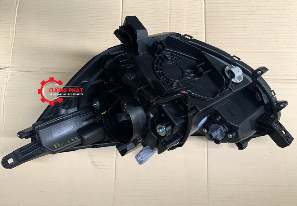 Den-pha-Mitsubishi-Mirage-2018-co-LED-8301D140-8301D141 (1) Mặt sau đèn pha Mirage chính hãng