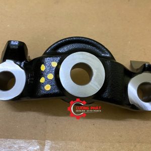 Hình ảnh giá bắt rotuyn đứng dưới Toyota Fortuner 2017 chính hãng