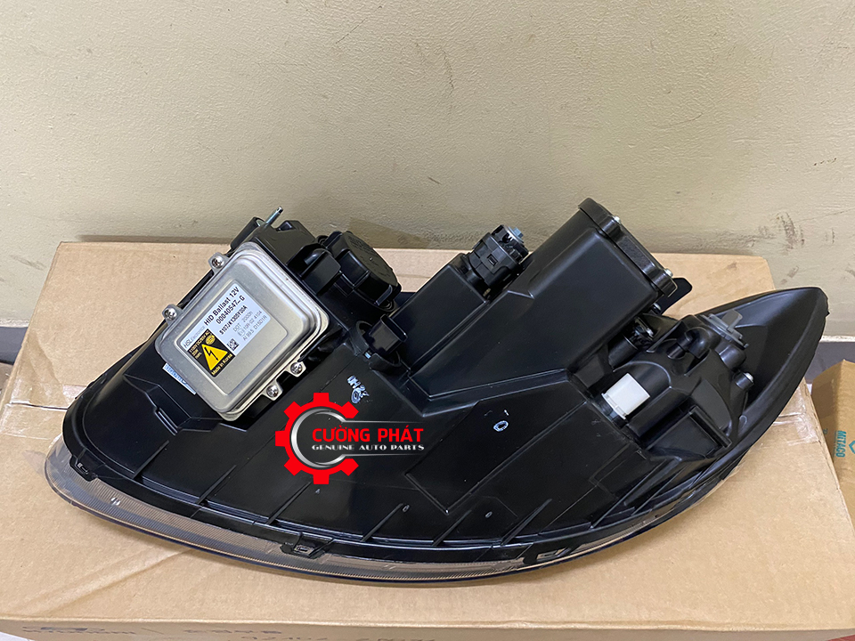 Den-pha-Hyundai-Santafe-2006-2012-921012B120-921022B120 (4) Mặt sau đèn pha Hyundai Santafe 2006-2012