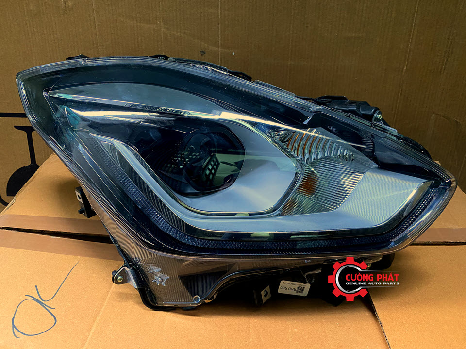 Hình ảnh đèn pha Suzuki Swift 2019, 2020 chính hãng