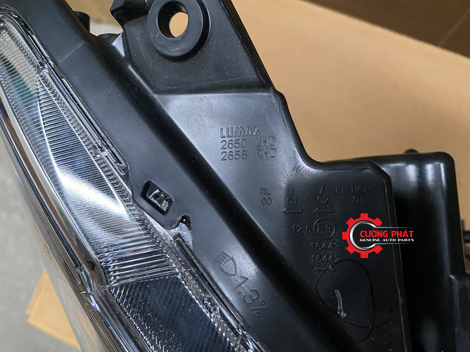 Cận cảnh đèn pha Swift 2019, 2020 chính hãng