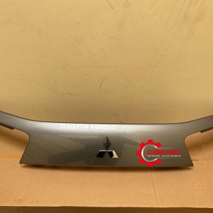 Hình ảnh ốp cửa hậu Mitsubishi Xpander chính hãng