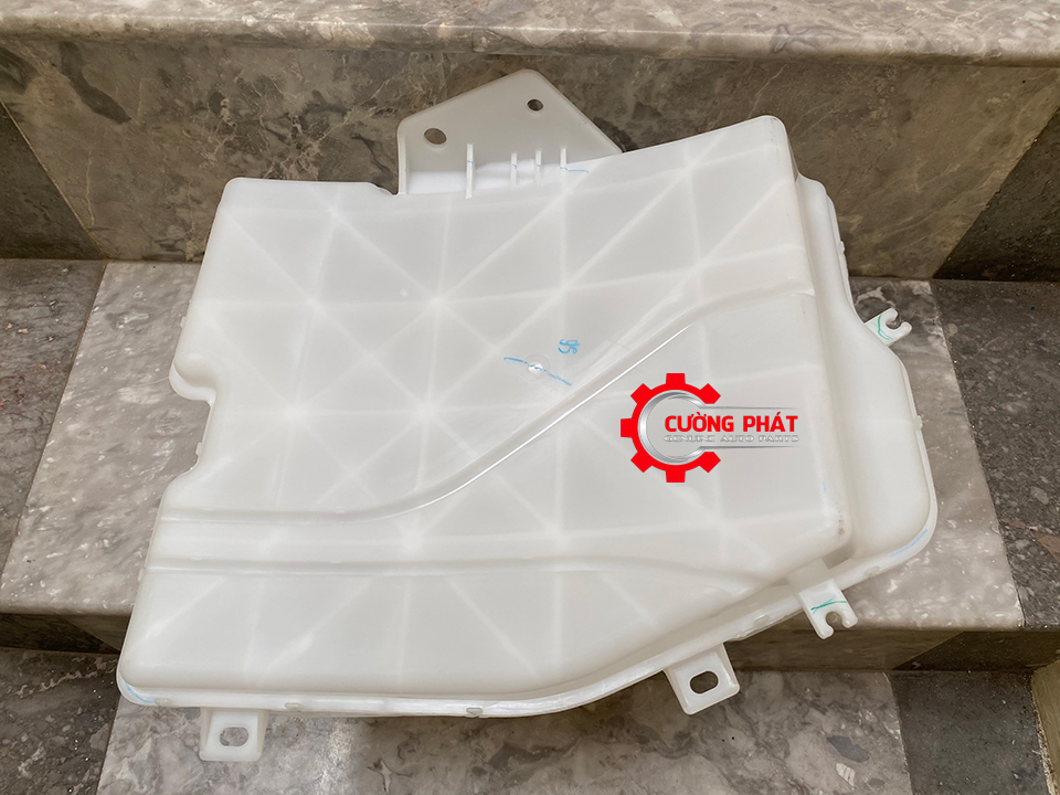 Binh-nuoc-rua-kinh-Mitsubishi-New-Triton-8260A349 (2) Mặt dưới bình nước rửa kính New Triton 2018