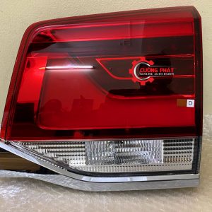Hình ảnh đèn hậu trong Toyota Land Cruiser 2019 chính hãng