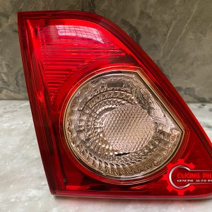 Hình ảnh đèn hậu trong Altis 2008-2010 chính hãng