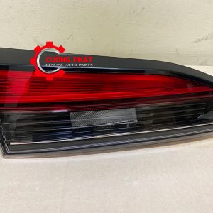 Đèn hậu trong Corolla Cross 2020, 2021 chính hãng