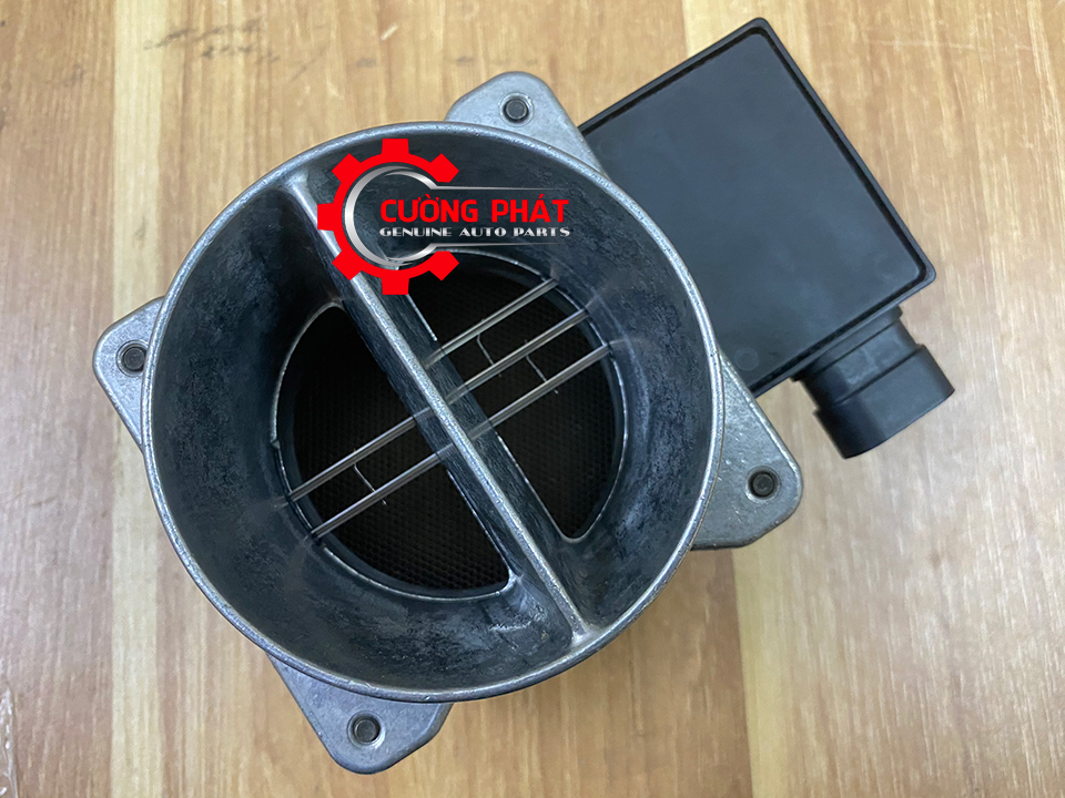 Cam-bien-do-gio-Isuzu-Trooper-1998-2002-8251668461 (1) Hình ảnh cảm biến đo gió Isuzu Trooper 1998-2002 chính hãng