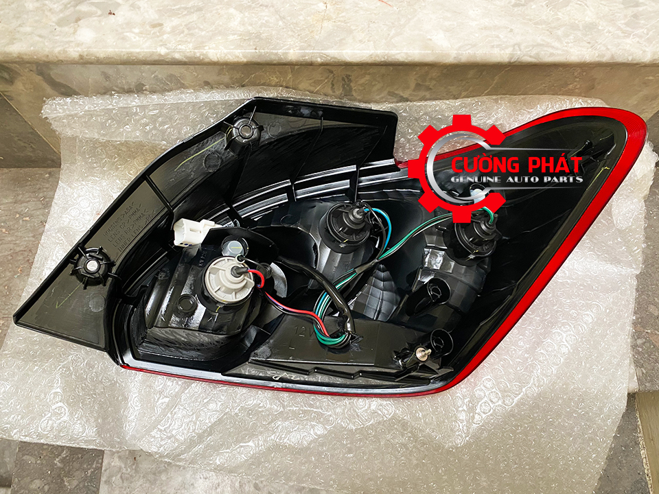 Den-hau-Mitsubishi-Mirage-2012-2015-8330A780-8330A779 (4) Mặt sau đèn hậu Mirage 2012-2015