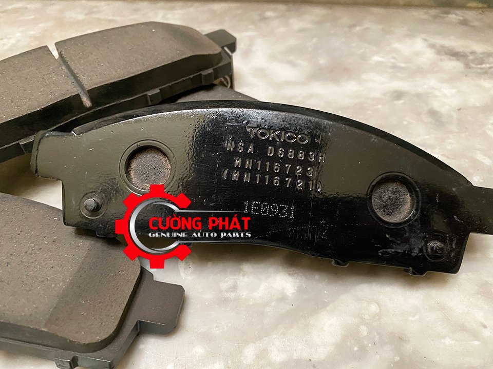 Ma-phanh-truoc-Mitsubishi-Triton-NewTriton-Pajero-Sport-4605A284 (1) Cận cảnh má phanh trước Triton, New Triton, Pajero Sport chính hãng
