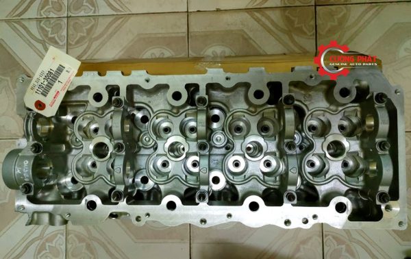 Cận cảnh mặt máy Hilux, Fortuner, Hiace chính hãng