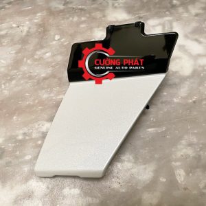 Hình ảnh ốp lỗ móc kéo Mitsubishi Xpander, Xpander Cross chính hãng