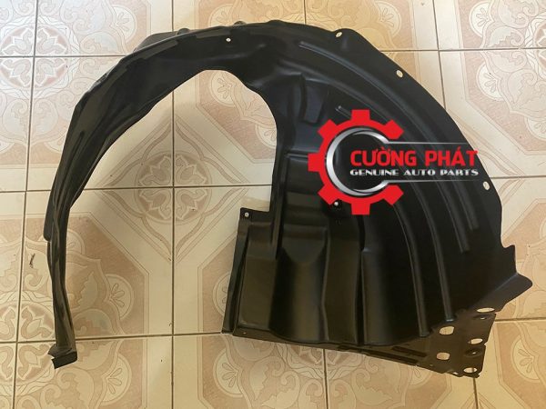 Cận cảnh chắn bùn lòng dè trước Attrage