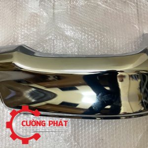 Hình ảnh ốp ba đờ sốc sau Toyota Hilux 2015-2019 chính hãng