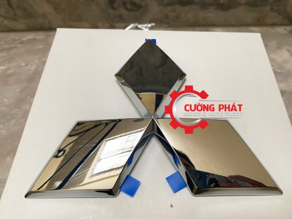 Hình ảnh biểu tượng mặt ga lăng Mitsubishi Attrage 2020, New Triton chính hãng