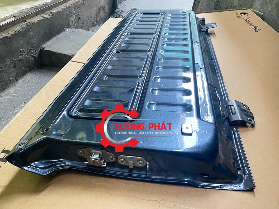 Buong-thung-sau-Mitsubishi-Triton-2015-2022-6724A266-cua-hau (3) Chi tiết bưởng thùng sau Triton 2015-2022 chính hãng