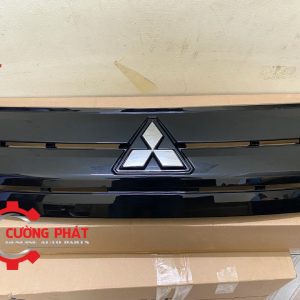 Hình ảnh mặt ga lăng Mitsubishi Xpander Premium 2022 chính hãng