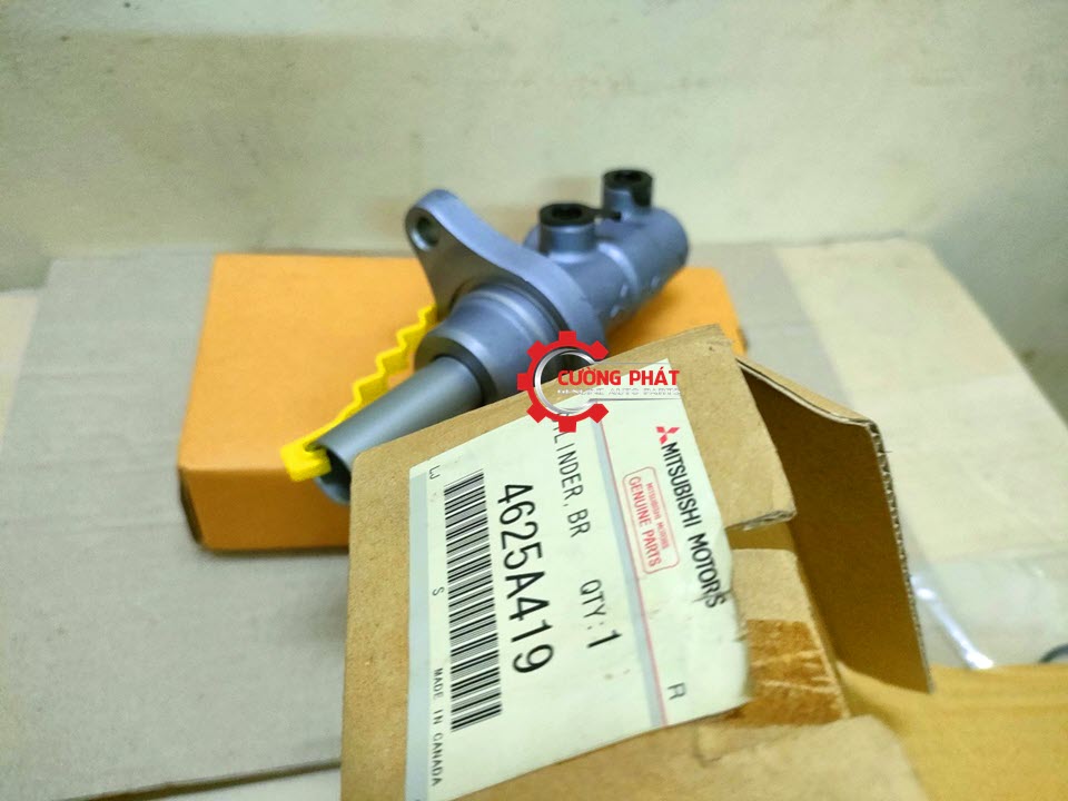 Tong-phanh-Mitsubishi-Outlander-4625A419-heo-thang Mã heo thắng Outlander chính hãng