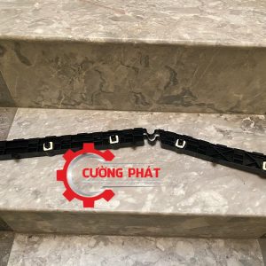 Hình ảnh giá cài cản sau Mitsubishi Pajero Sport 2018-2020 chính hãng