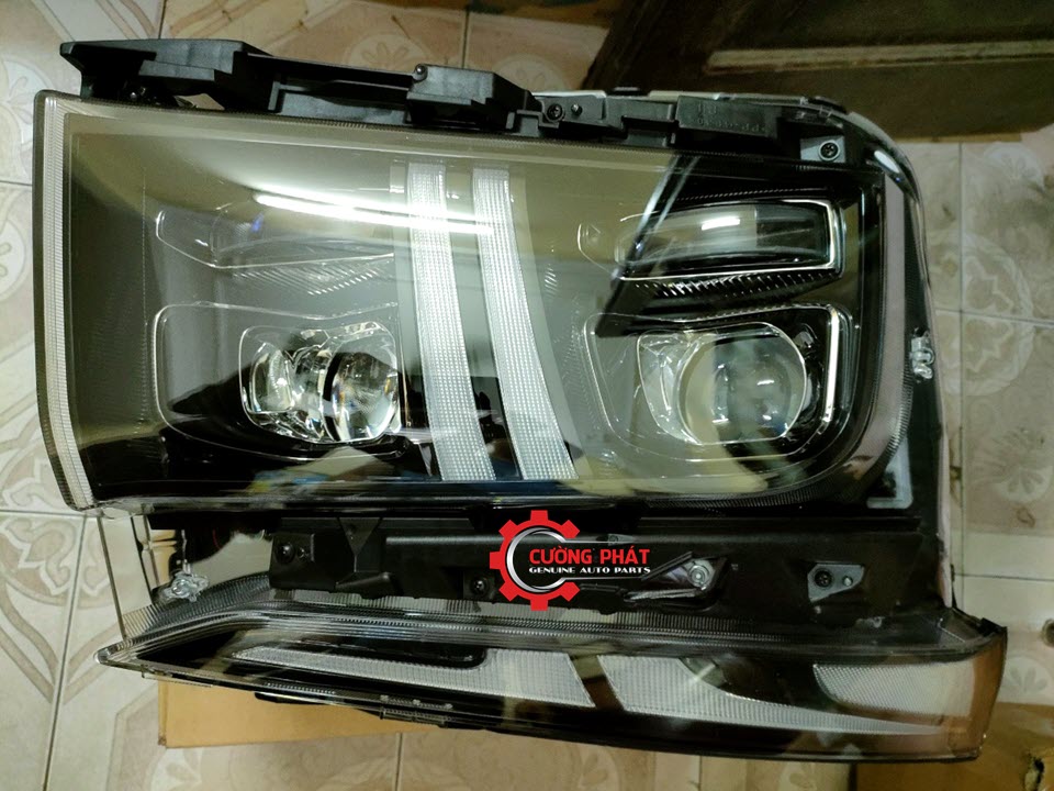 Den-pha-Hyundai-Santafe-2021-2023-92102S1600 (3) Hình ảnh đèn pha Hyundai Santafe 2021-2023 chính hãng