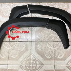 Hình ảnh ốp cua lốp Triton 2021-2023